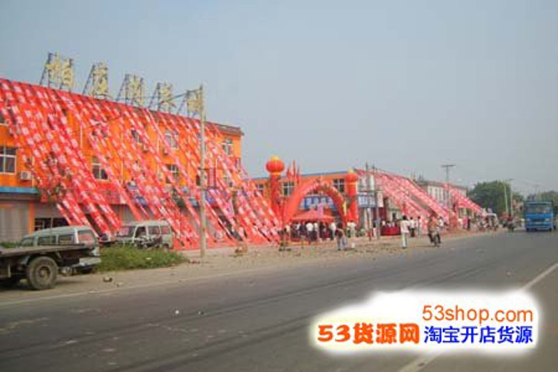 在《崩坏：星穹铁道》的世界里，角色定位与技能搭配成为玩家讨论的热门话题。今天我们就来探讨一下“凝晶”与“流焱”，究竟谁是队伍中的攻防兼备之选。